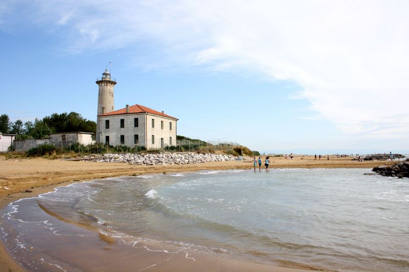 Il faro di Bibione e la foce del tagliamento